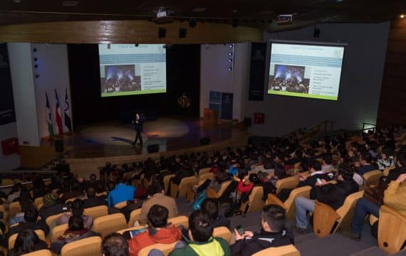 Directores de USEC dictan clase magistral en U. San Sabastián (2018)